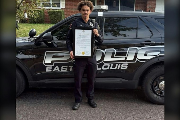 East St. Louis Officer Jaylon Lee Honored for Burning-Vehicle Rescue