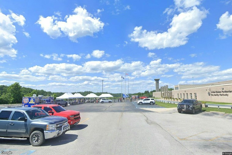 Eastern Kentucky Inmate Gets 30 Months for Razor-Blade Attack on Officer