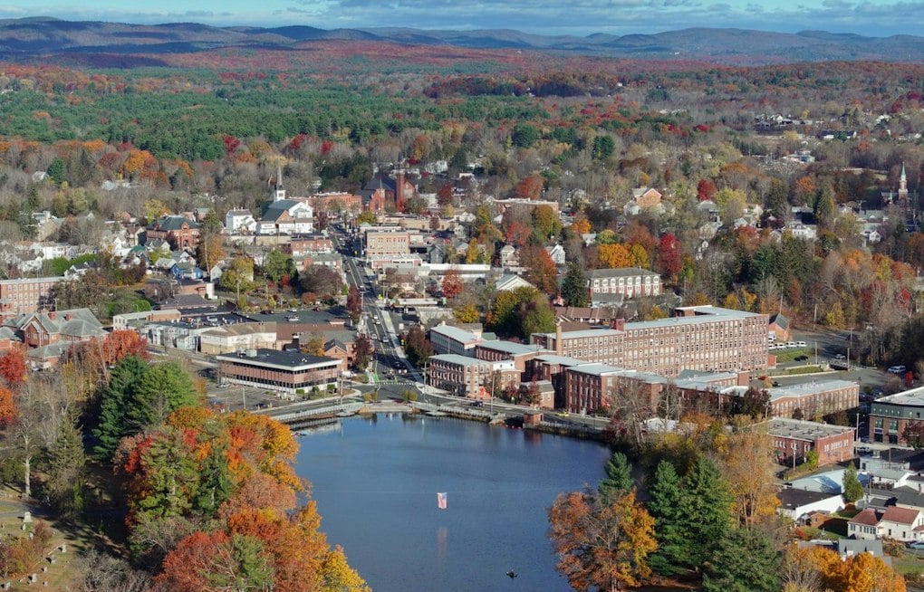 Easthampton Paddle Fundraiser Supports a Longstanding Community Center