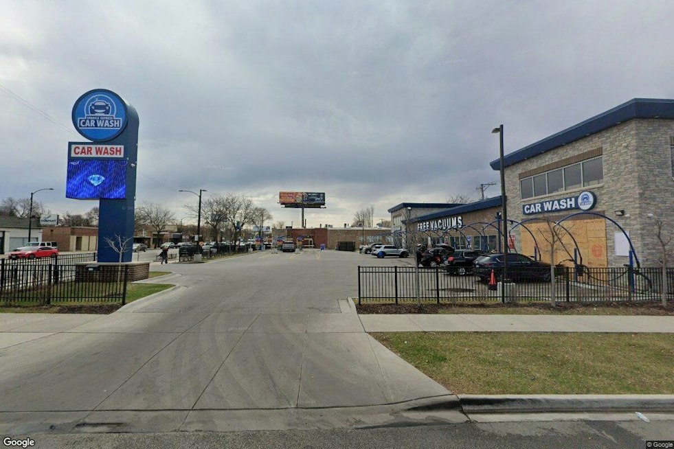 El Car Wash Grabs Four Sparkle Sites, Eyes 50 Spots Across Chicagoland