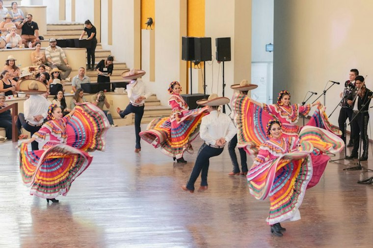 El Paso Gala Pairs Vintage Fashion With Dance Troupe's $10,000 Venue Quest