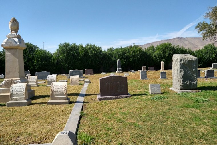 El Paso Radio Show Goes Live From Concordia Cemetery on Halloween Eve