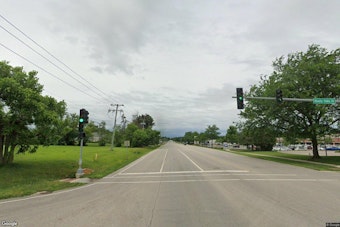 Elgin Panel Opposes 7 Brew Drive-Thru as Shady Oaks Neighbors Raise Traffic Concerns