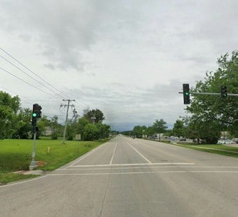 Elgin Panel Opposes 7 Brew Drive-Thru as Shady Oaks Neighbors Raise Traffic Concerns