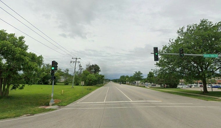 Elgin Panel Opposes 7 Brew Drive-Thru as Shady Oaks Neighbors Raise Traffic Concerns