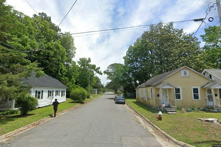 Elizabeth City Police Hunt Suspect After Shots Fired Into Occupied Home on Laurel Ave