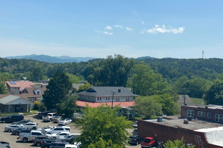 Ellijay's 55th Georgia Apple Festival Opens This Weekend, Draws Thousands