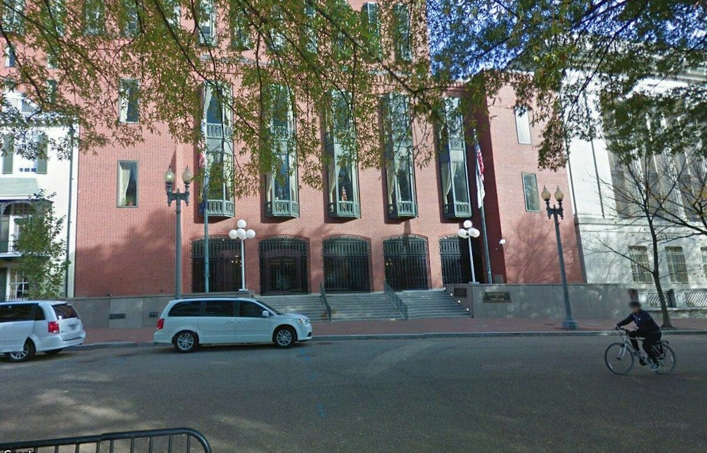 Fairfax, Arlington Schools Win Right to Sue Education Dept in Virginia Court