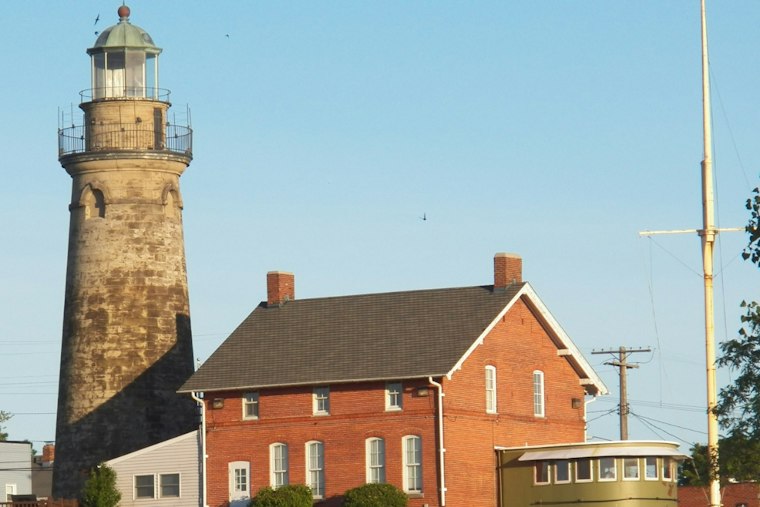 Fairport Harbor Shops Team Up for Witches Night Out, Haunted Tower Climb