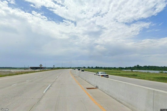 Fairview Heights Man, 40, Dies After SUV Overturns On US-67 In West Alton
