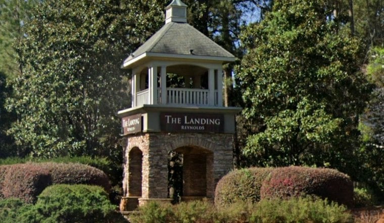 Flames Engulf Reynolds Landing Clubhouse Near Lake Oconee, Crews Rush In