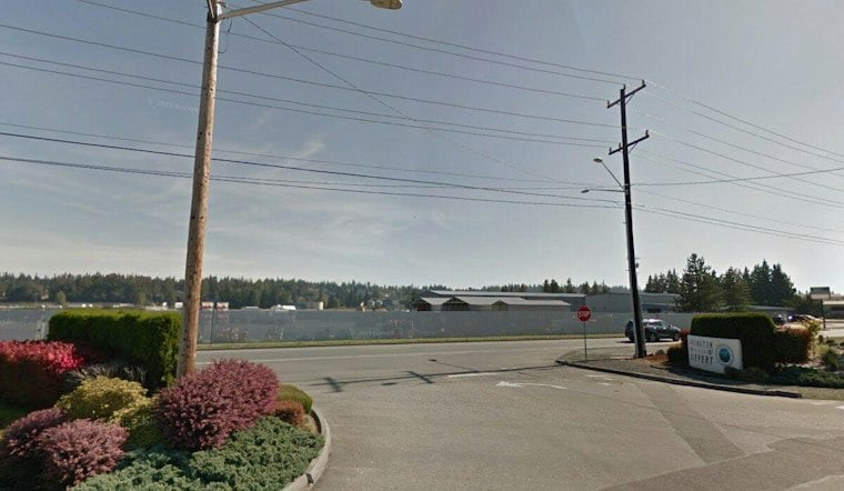 Floatplane Forced Down on Lake Ki Near Arlington, Boater Tows Aircraft to Shore; Pilot Unhurt