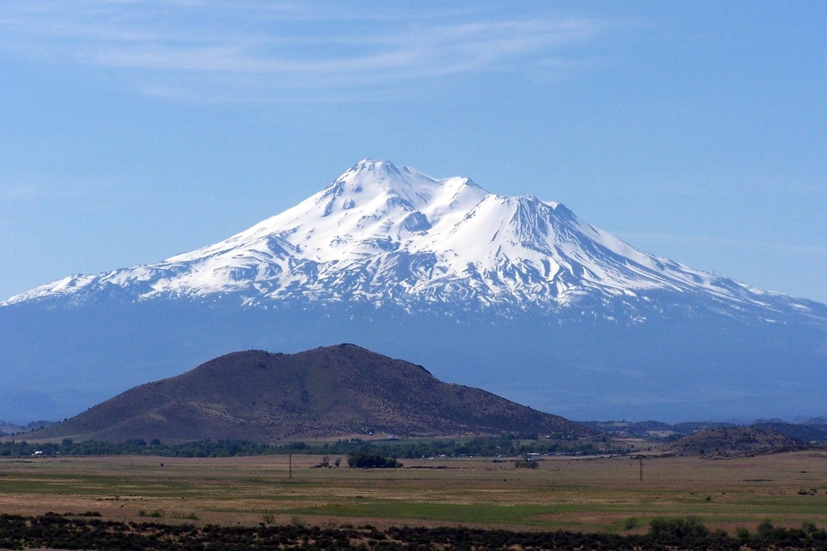 Florida Climber Stuck Two Nights on Mount Shasta After Crevasse Fall Breaks Leg