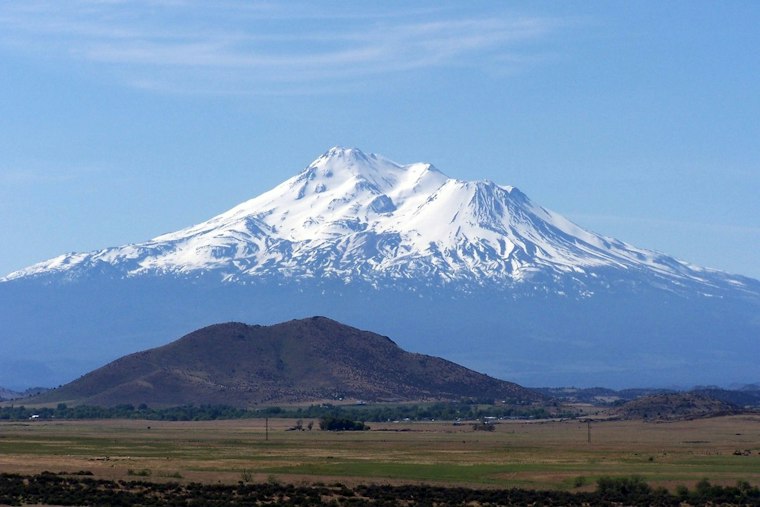 Florida Climber Stuck Two Nights on Mount Shasta After Crevasse Fall Breaks Leg