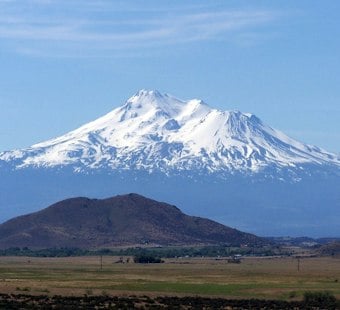 Florida Climber Stuck Two Nights on Mount Shasta After Crevasse Fall Breaks Leg