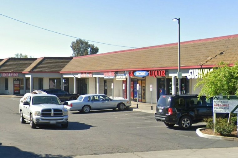 Florin Road Pizzeria Shut Down After 35 Roaches Found, Worker Cooks On After Squashing One