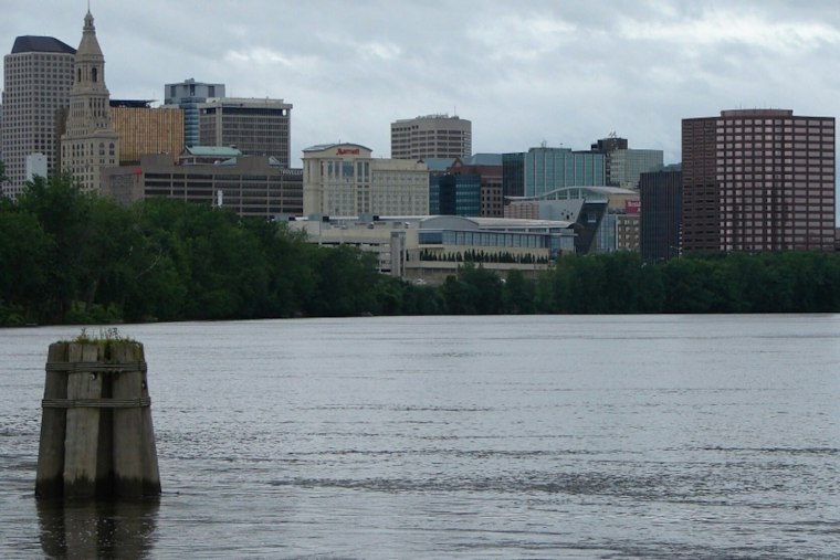 Fog, Friday Heat and a Sharp Chill: Hartford’s Wild Week of Weather Ahead