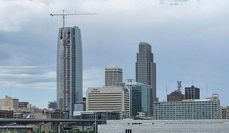 Sunshine Leads Omaha Into Warm, Windy Weekend