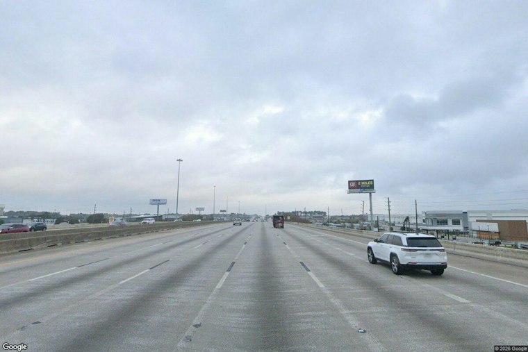 North Freeway Traffic Stop Leads to Foot Chase, Arrest