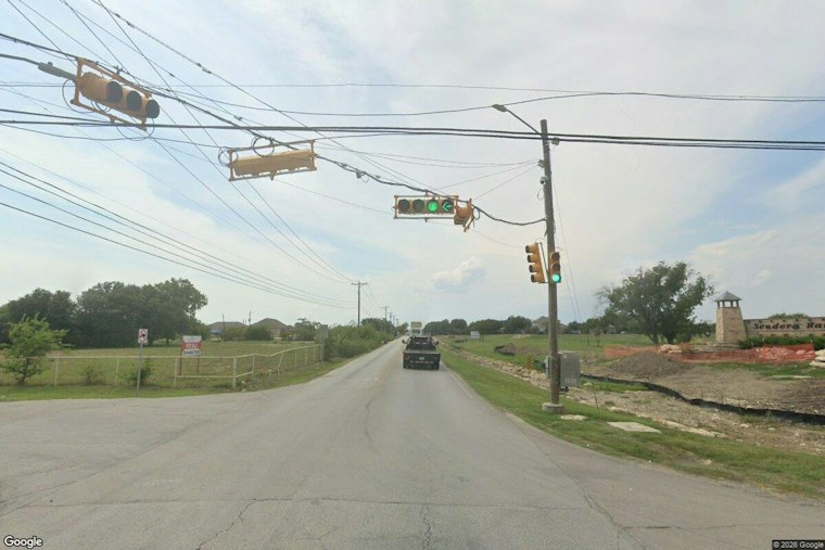 Fort Worth Shoe Sale Turns Into Robbery, Teen Shot Near Sendera Ranch