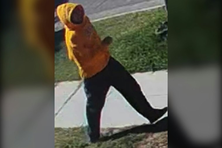 Fresno Police Hunt Suspect Who Choked Man, Stole His Hat in Broad Daylight