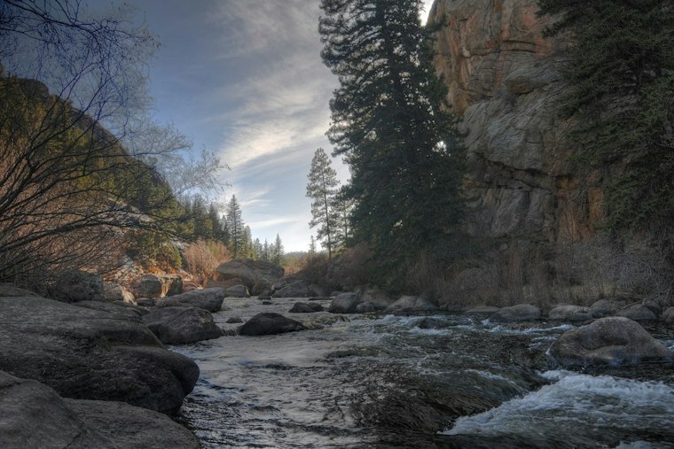 Friday Night Ice: Skills, Gear and Booking Details for Eleven Mile Canyon