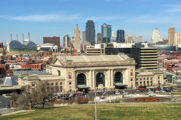 From Brrr to Brilliant: Kansas City Headed for Sun-Soaked Fall Weekend