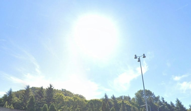 From Drizzle to Dazzle: Seattle Weekend Skies Bring Light Rain Saturday, Sparkle Sunday