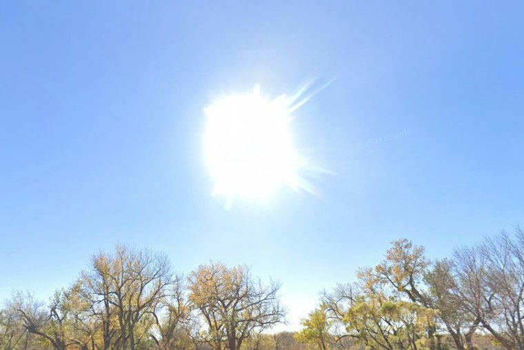 From Sweaters to Short Sleeves: Omaha Basks in Balmy October Warmup