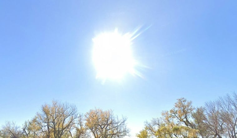 From Sweaters to Short Sleeves: Omaha Basks in Balmy October Warmup