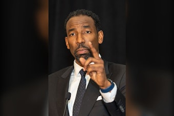 Georgia Early Voting Shatters Records as Dickens, Will Packer Hit the Trail
