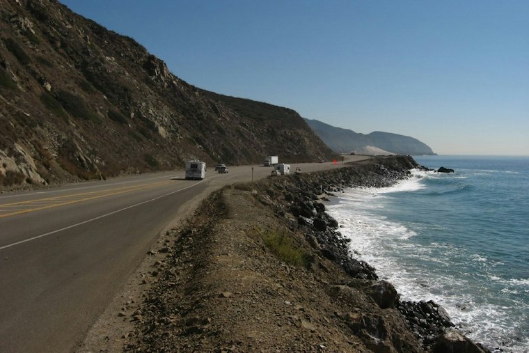 Giant Crack Opens Beneath PCH Near Laguna Beach, Caltrans Shuts Lane