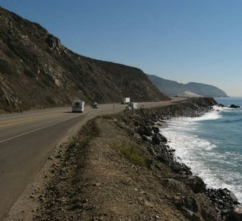 Giant Crack Opens Beneath PCH Near Laguna Beach, Caltrans Shuts Lane