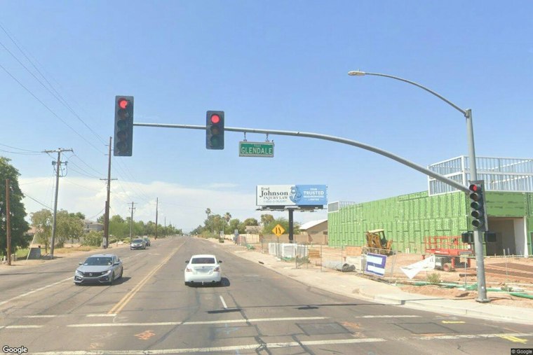 Glendale Woman Critically Hurt in Stabbing, Man Taken Into Custody