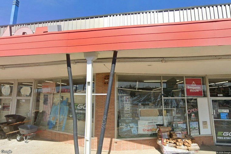 Golden Valley Loses 71-Year-Old Kuipers Ace Hardware as Closing Sale Begins