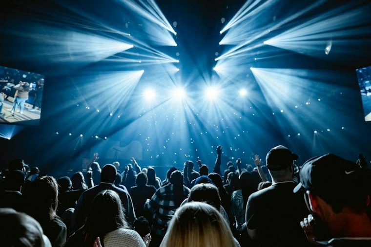 Grammy-Winning Zach Williams Closes Tour at Baton Rouge's River Center Theatre