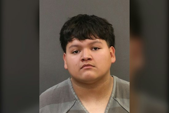 Grand Island Teen Surrounded by 20 Officers, Arrested After Smoke Shop Gun Threat