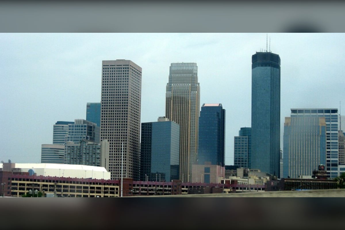 Gray Skies, Then Thunder: Minneapolis Braces for Stormy Midweek Warmup