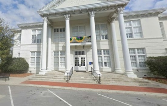 Gulfport Harbor Lands Robert St. John's Ed's On the Beach, 55 to 70 Jobs Expected