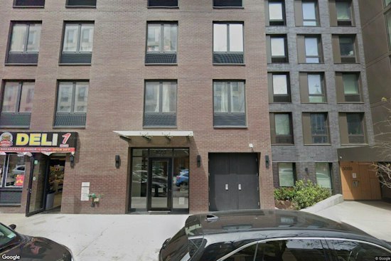 Gunman Pistol-Whips 42-Year-Old Man at Bedford Park Deli, Flees Down Grand Concourse