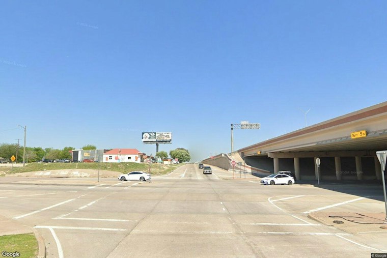 Gunman Robs Store for Cigarettes, Police Still Hunting Him