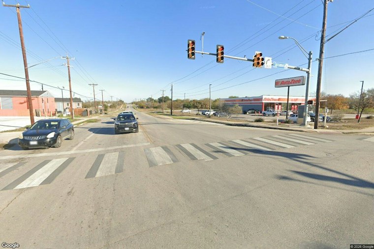 Gunman Threatens West Side Clerk, Flees on Foot After Botched Robbery
