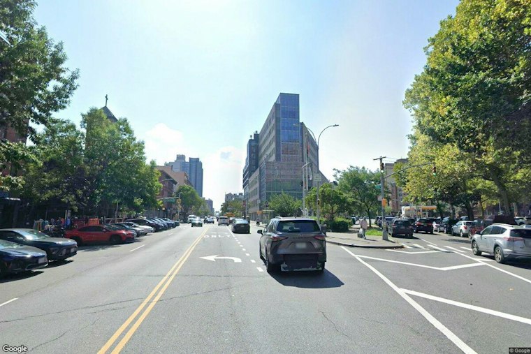 Harlem Sanitation Officers Caught Blocking Bus Lane With Plates Covered in Plastic Bags