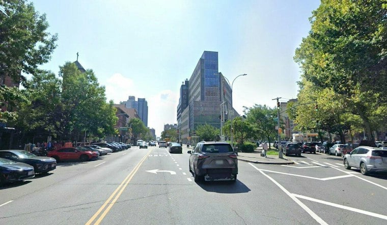 Harlem Sanitation Officers Caught Blocking Bus Lane With Plates Covered in Plastic Bags