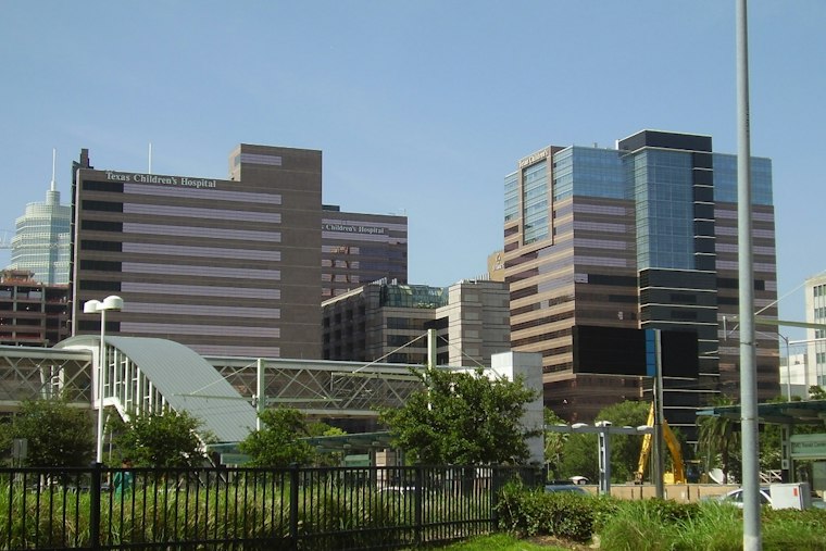 Houston custody dispute: Sims says judge ordered child returned to father