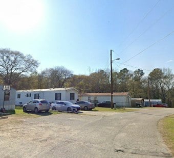 Hartwell Mobile Home Park Shooting Hospitalizes Man, Suspect Caught Nearby