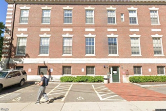 Harvard Dining Workers Vote 89% to Strike as Endowment Tops $68 Billion