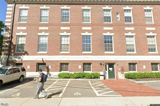 Harvard Dining Workers Vote 89% to Strike as Endowment Tops $68 Billion