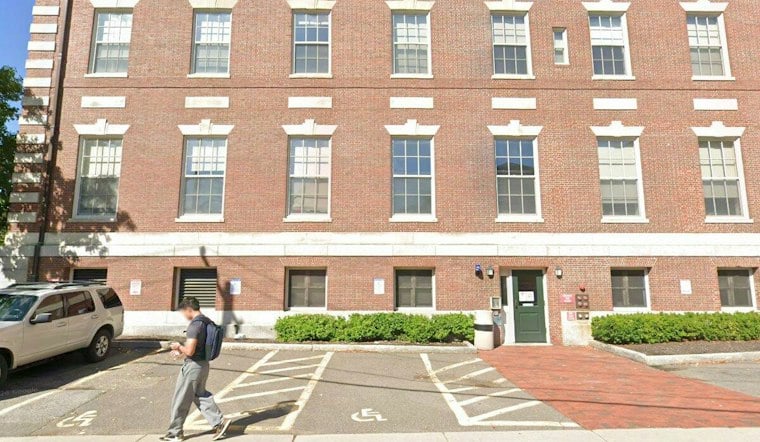 Harvard Dining Workers Vote 89% to Strike as Endowment Tops $68 Billion