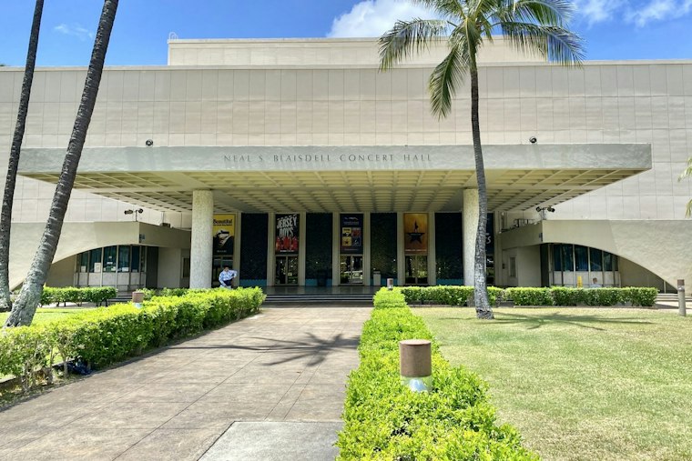 Hawaiʻi Opera Theatre Brings Stephen King's The Shining to the Blaisdell